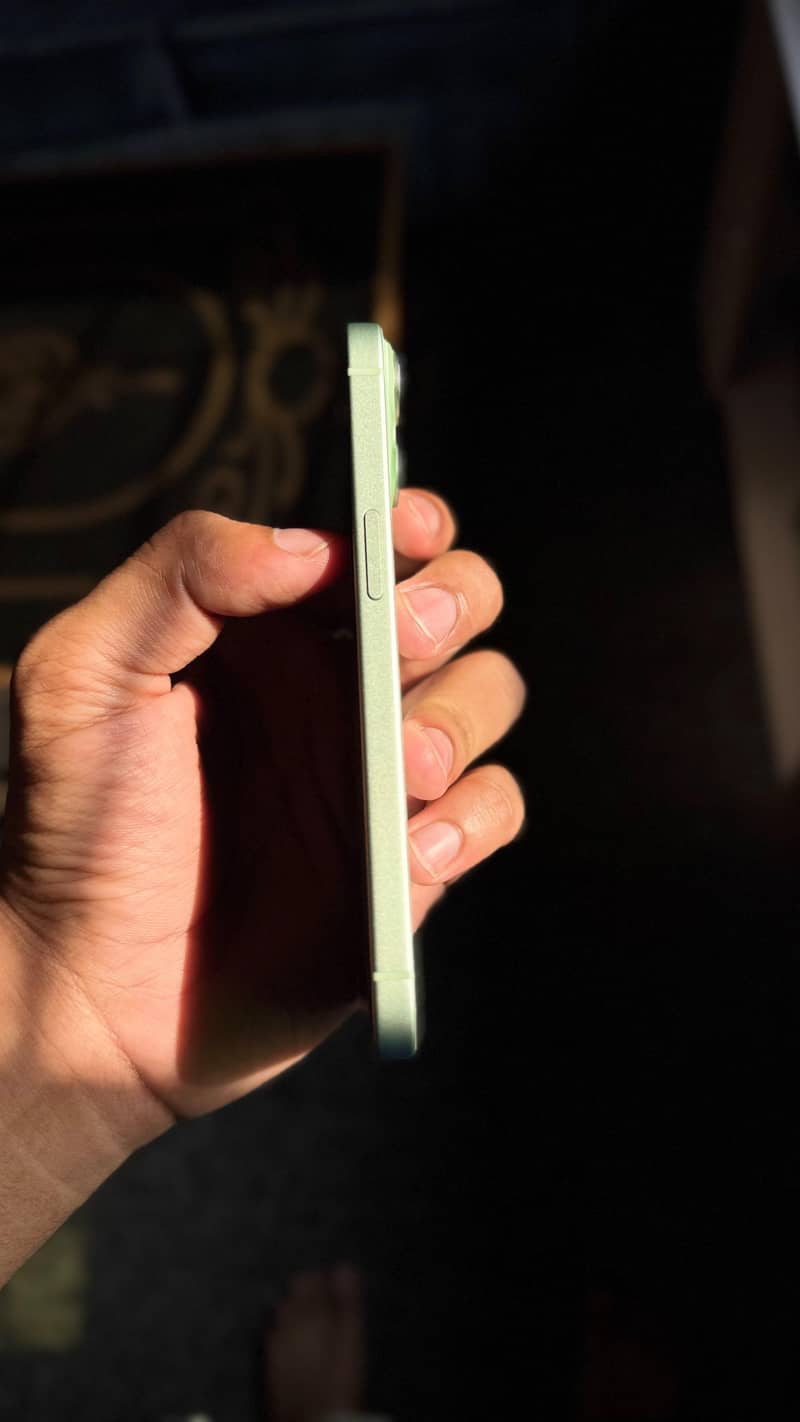 iPhone 15 2