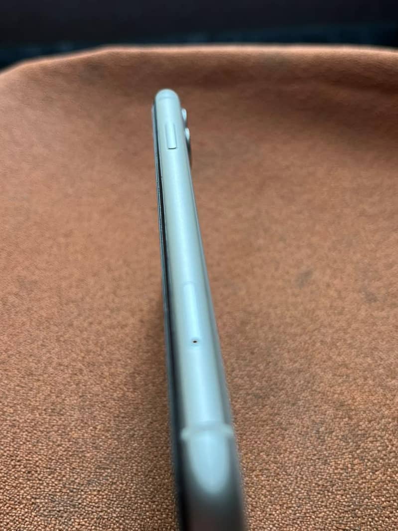 Apple iPhone 11 2