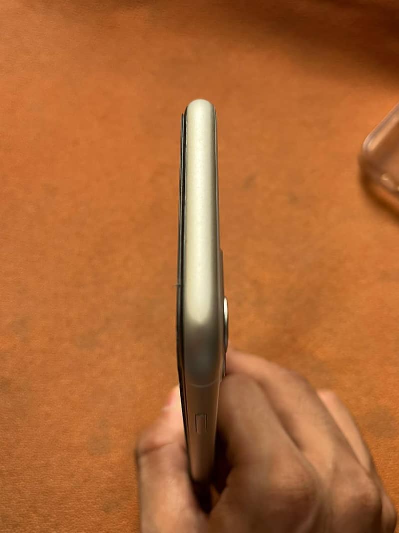Apple iPhone 11 7
