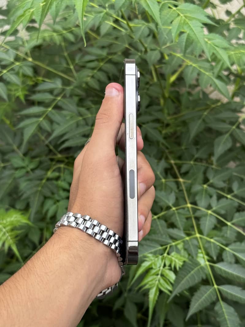 Apple iPhone 13 Pro 2