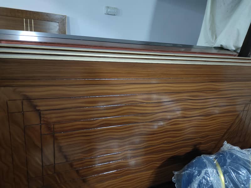 king size double bed 0