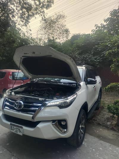 Toyota Fortuner V 2021