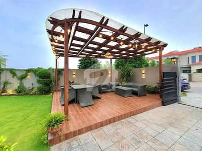 Corner 44 Plot For Sale in Valencia Town