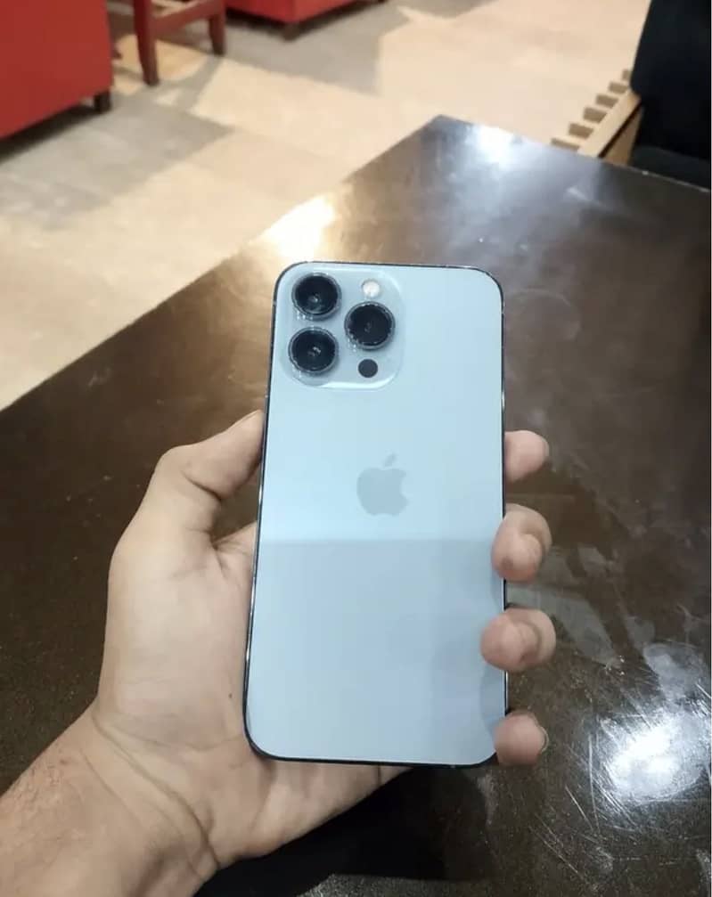 Apple iPhone 13 Pro 0