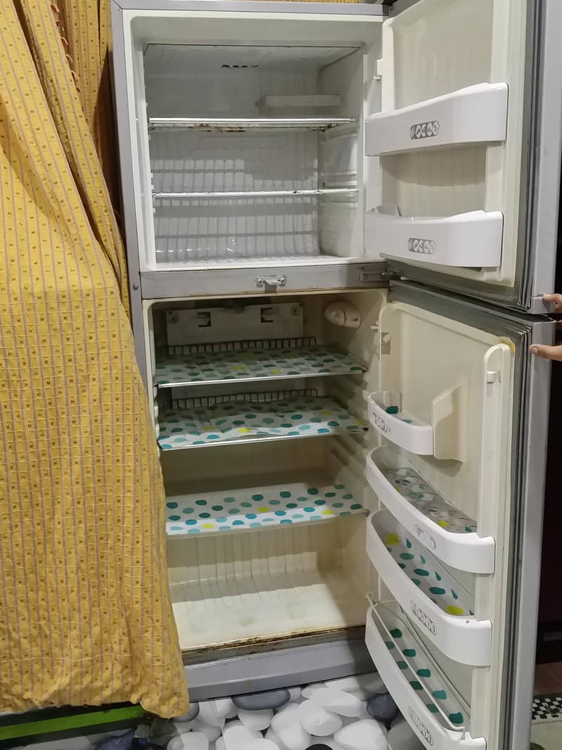refrigerator 0