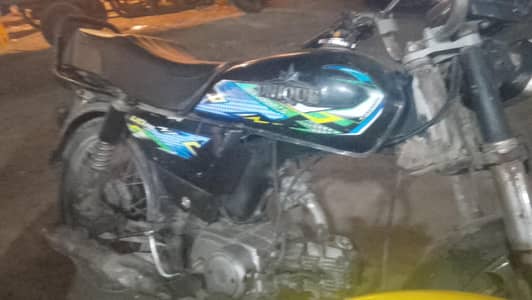 70 bike ha  or tora bhot kam condition ma engine ka koi Kam nhi ha