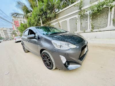 Toyota Aqua s