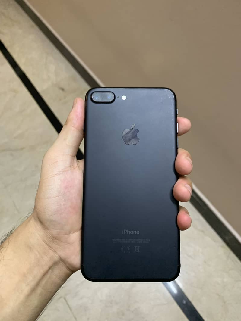 Apple iPhone 7 Plus 1