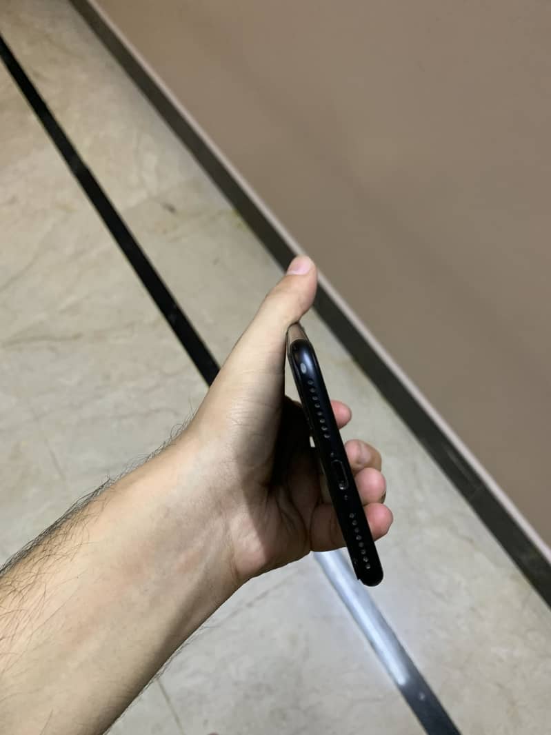 Apple iPhone 7 Plus 2