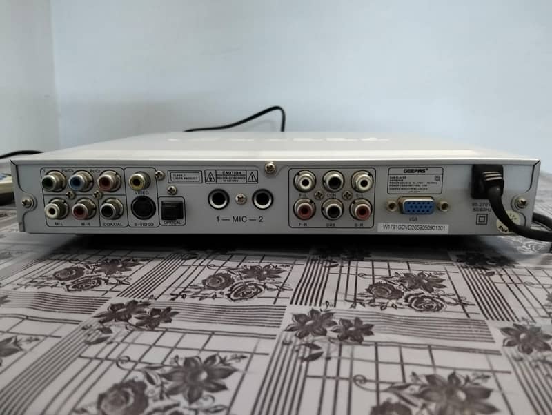 DVD PLAYER 4