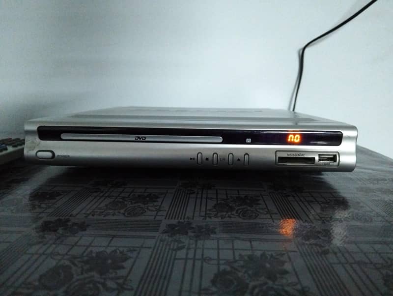 DVD PLAYER 5