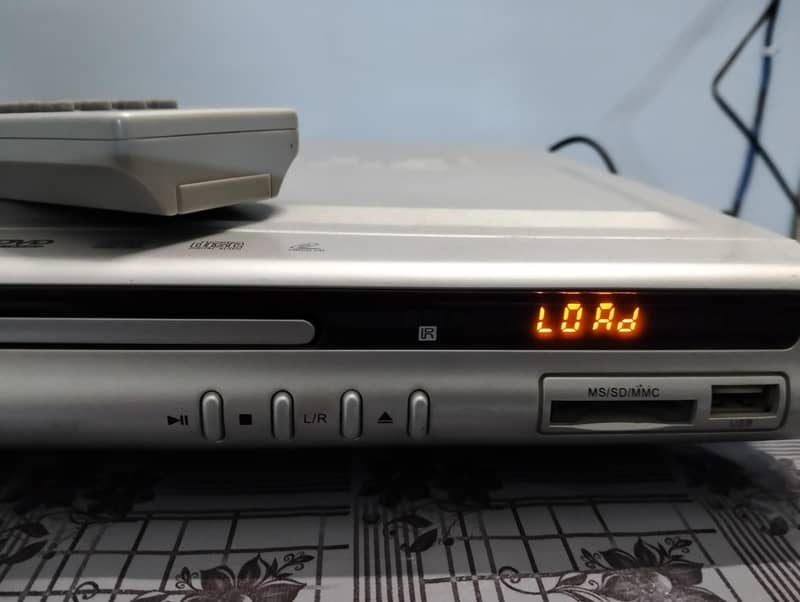 DVD PLAYER 8