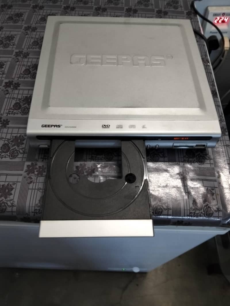 DVD PLAYER 13
