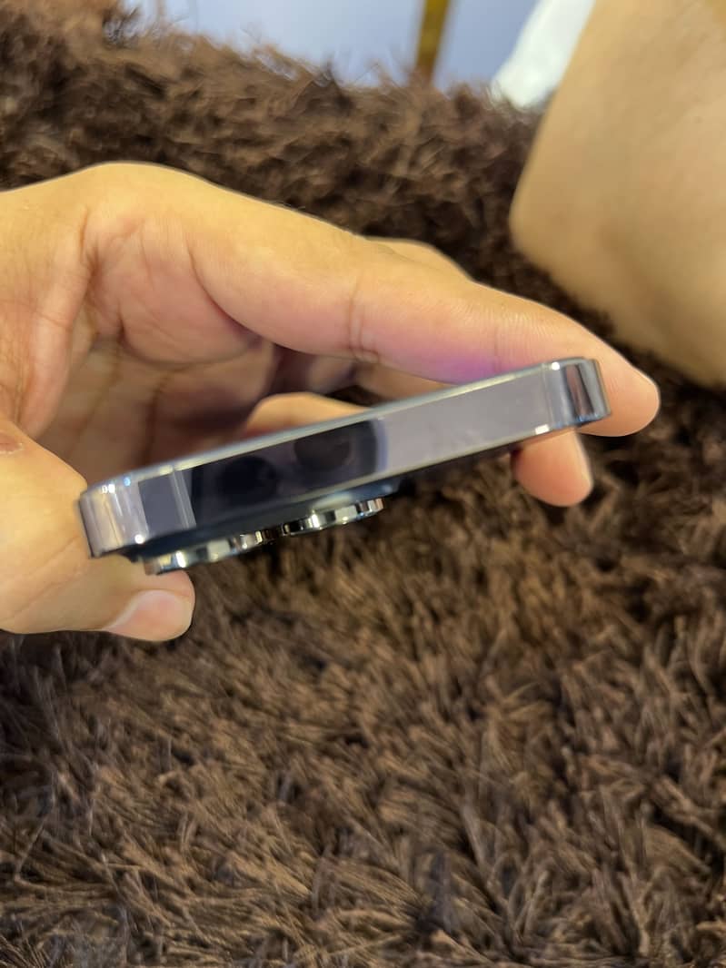Apple iPhone 14 Pro 1