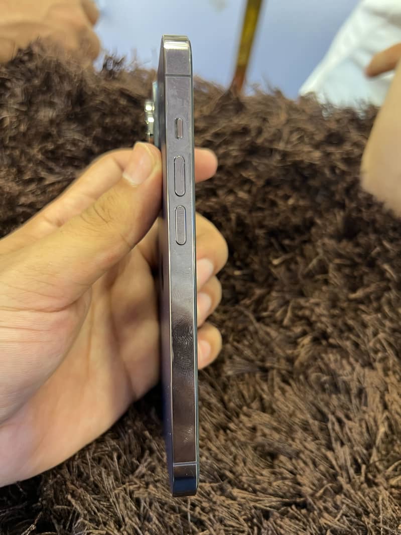 Apple iPhone 14 Pro 2