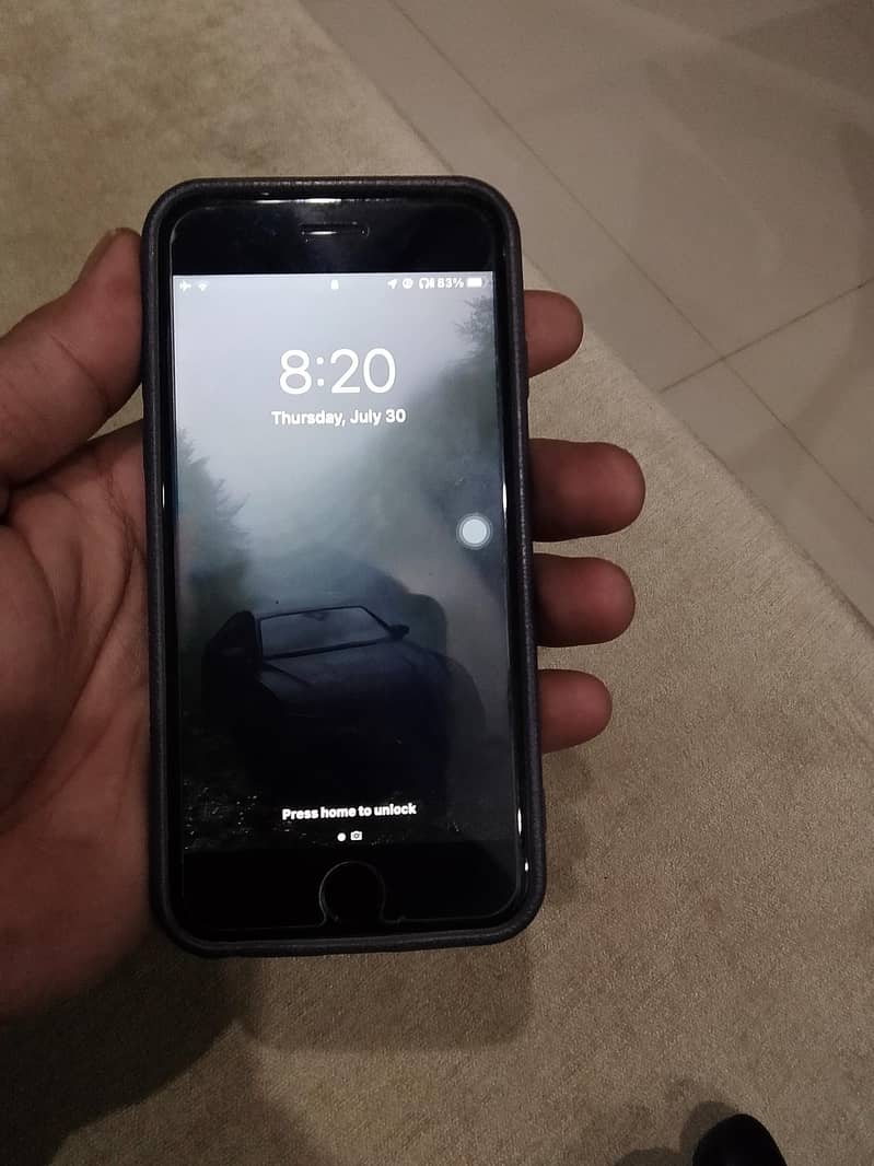 Apple iPhone 7 0