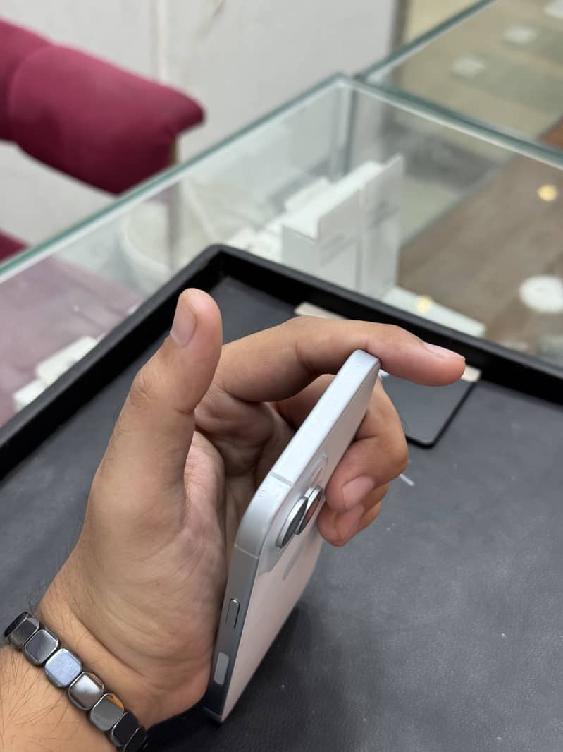 Iphone 15 4