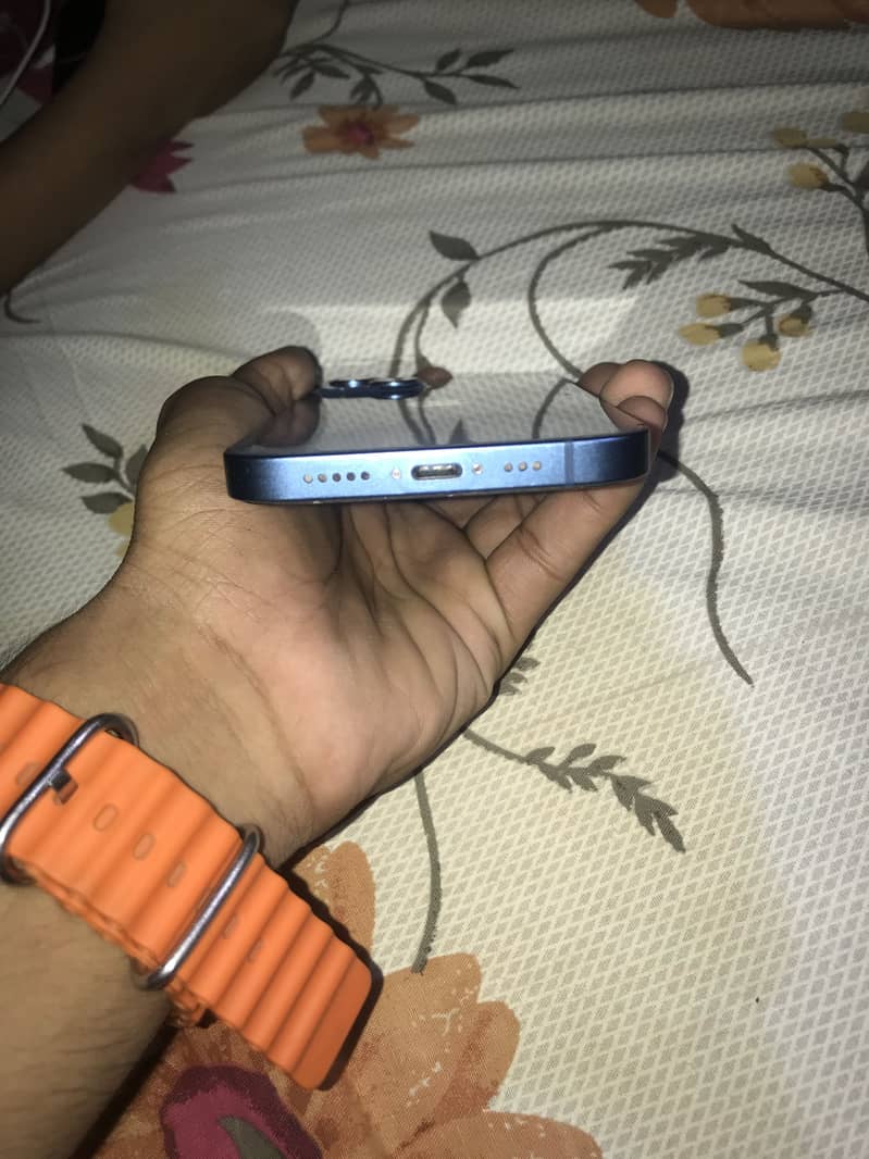 Apple iPhone 13 3