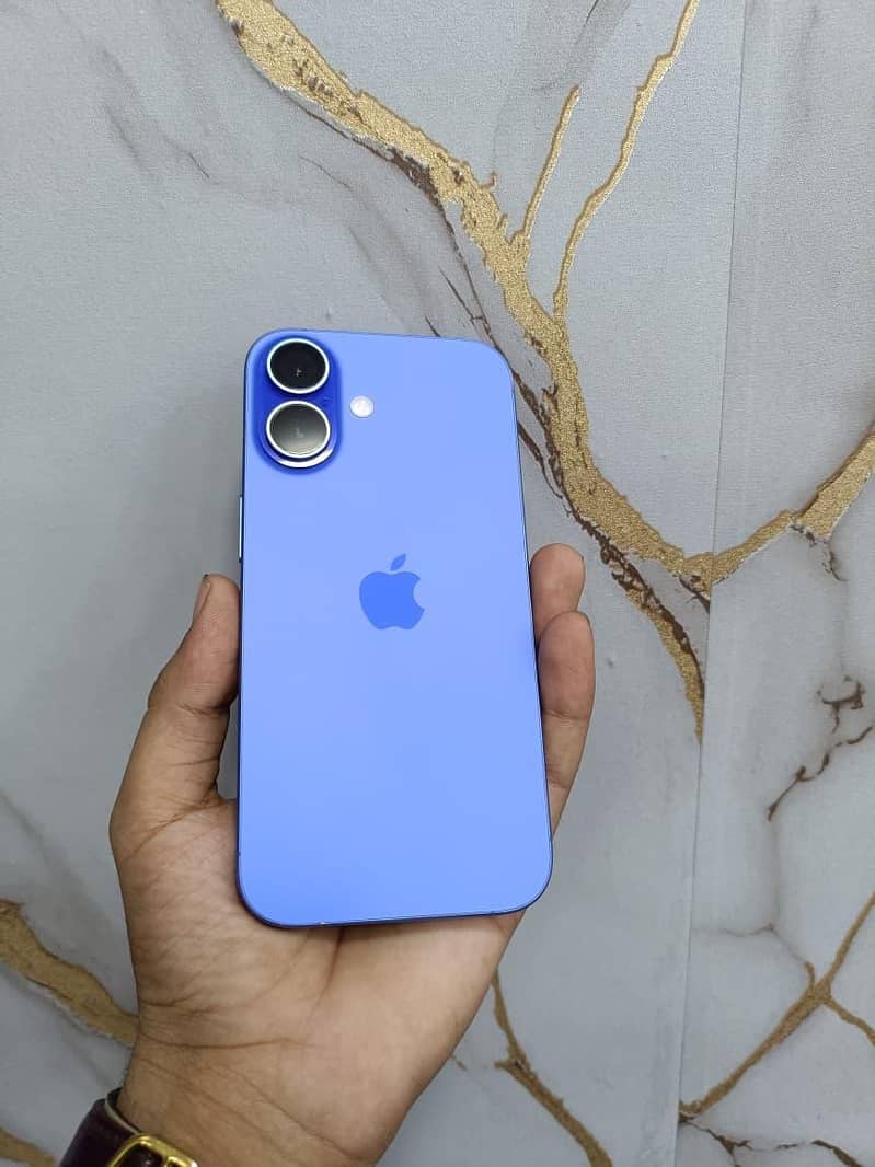 Apple iPhone 16 0