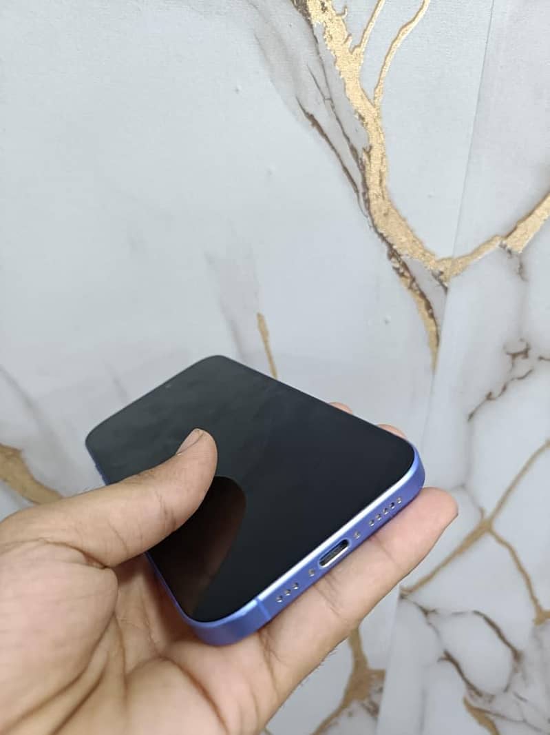 Apple iPhone 16 3