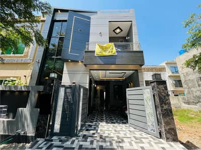 05 Marla Brand New Located House For Sale
