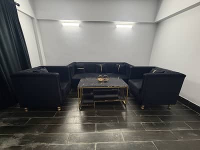 5 seater sofa with center table black