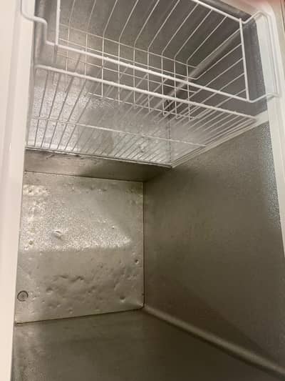 waves  freezer excellent condition large capacity