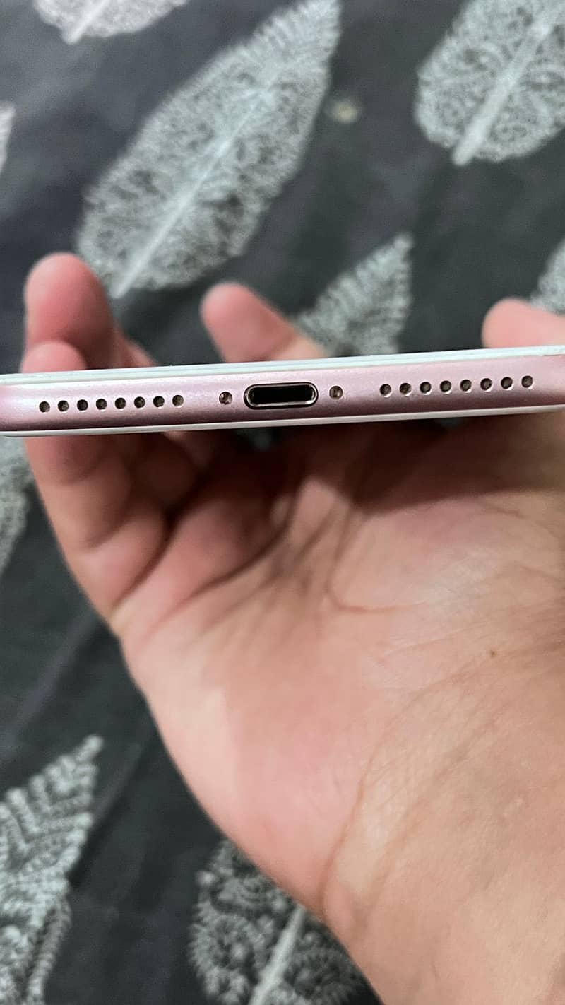 Apple iPhone 7 Plus 3