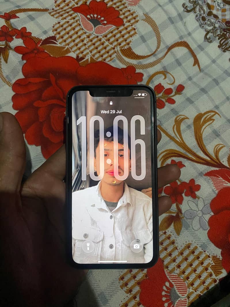 Apple iPhone 11 0