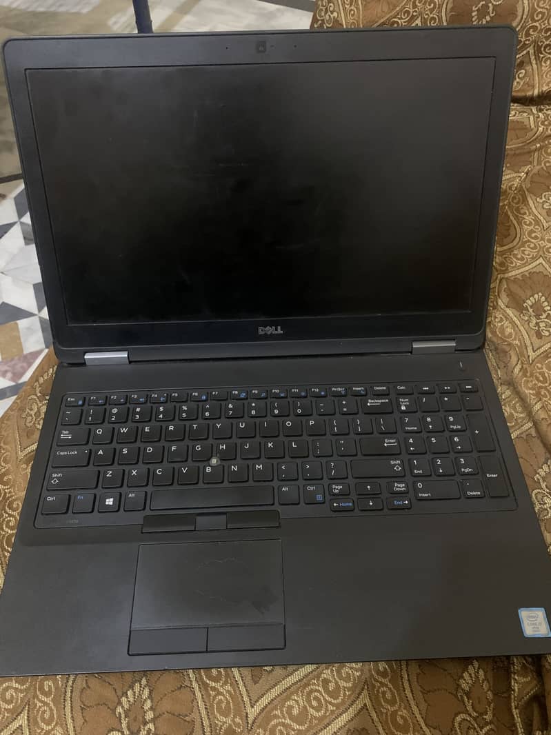 Dell Latitude E5570 0