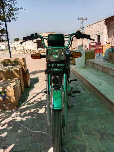 Honda bike CD 70 cc 0325/77/033/41*urgent for sale model 2021