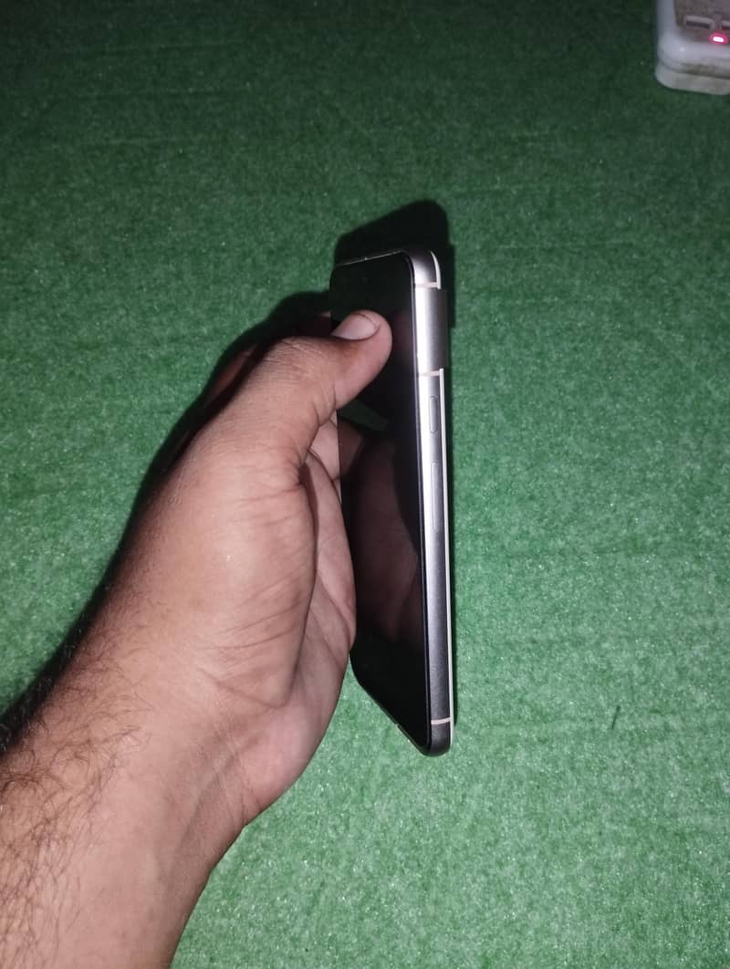 Google Pixel 8 3