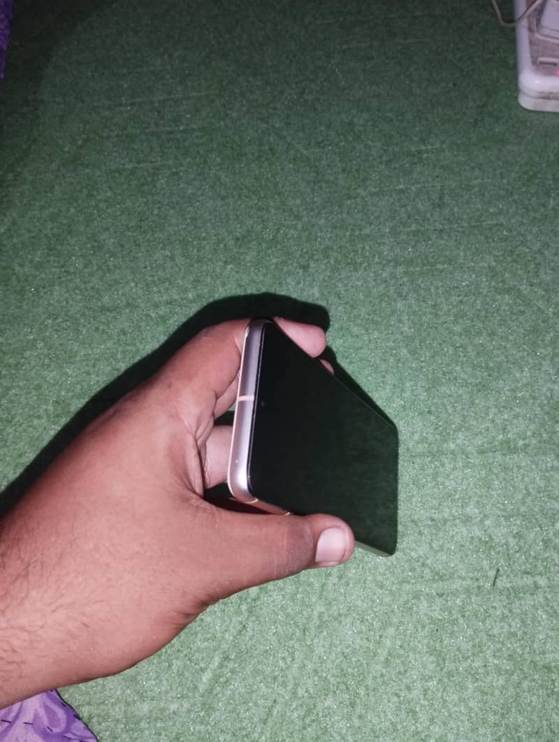 Google Pixel 8 5