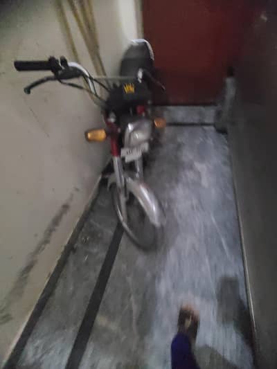 honda 70 red