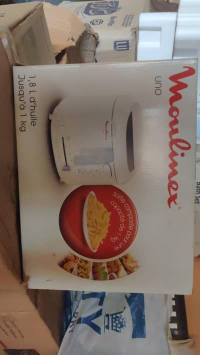 Moulinex Uno AF203 electric deep fryer.