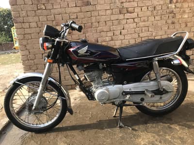 Honda 125 Black For sale Urgent
