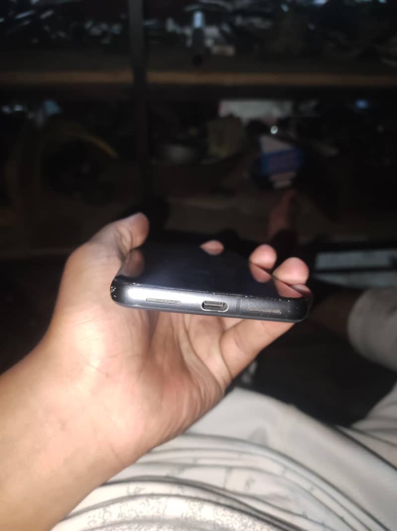 Google Pixel 8 6