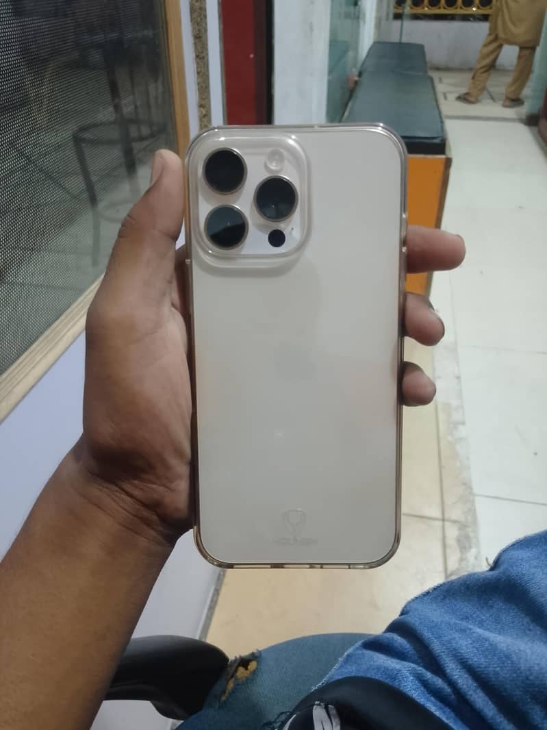 iphon 16 pro max 3