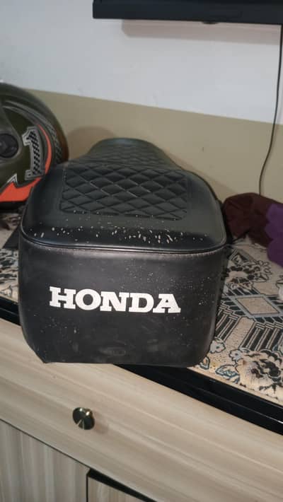 Honda 125 seat