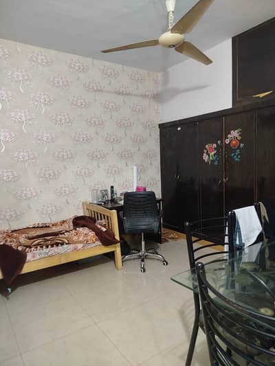 3 bed renovated N block 2k stop side