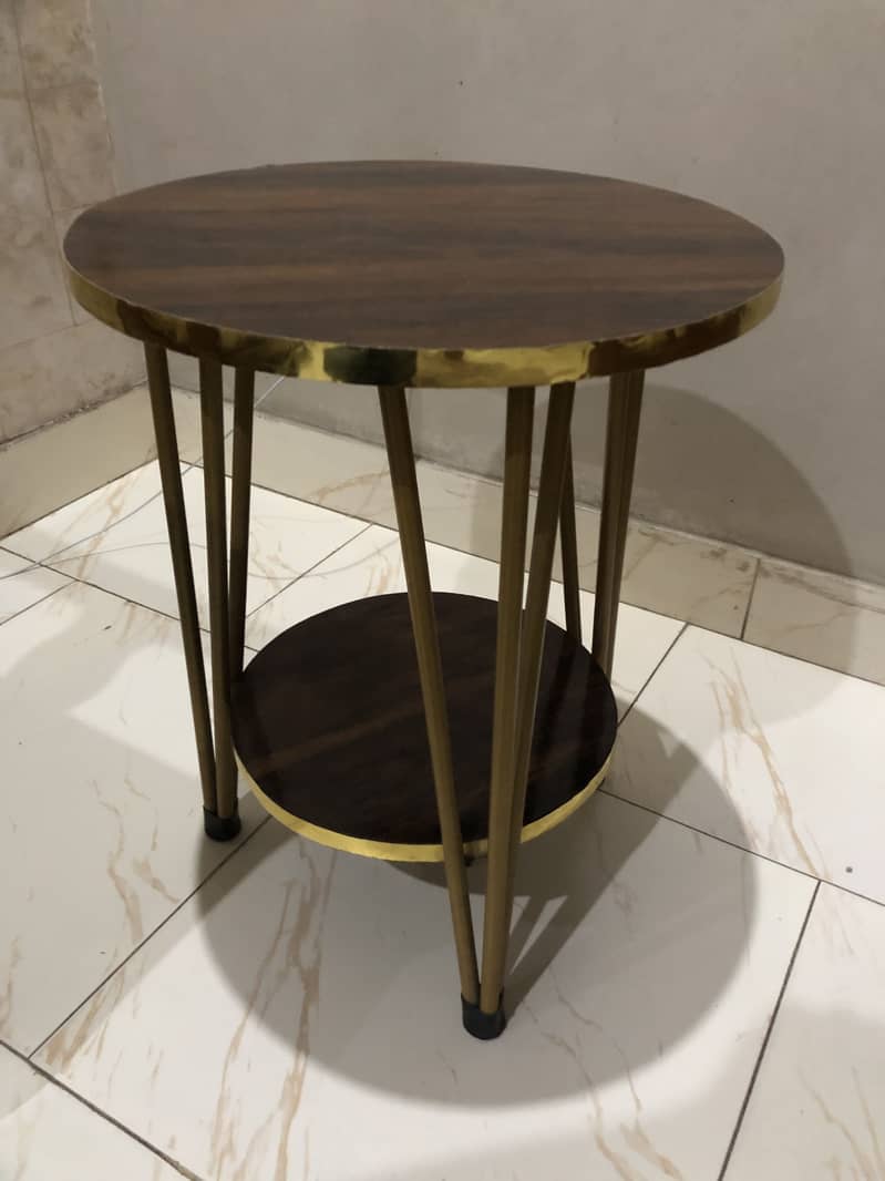 Small side table good condition 2