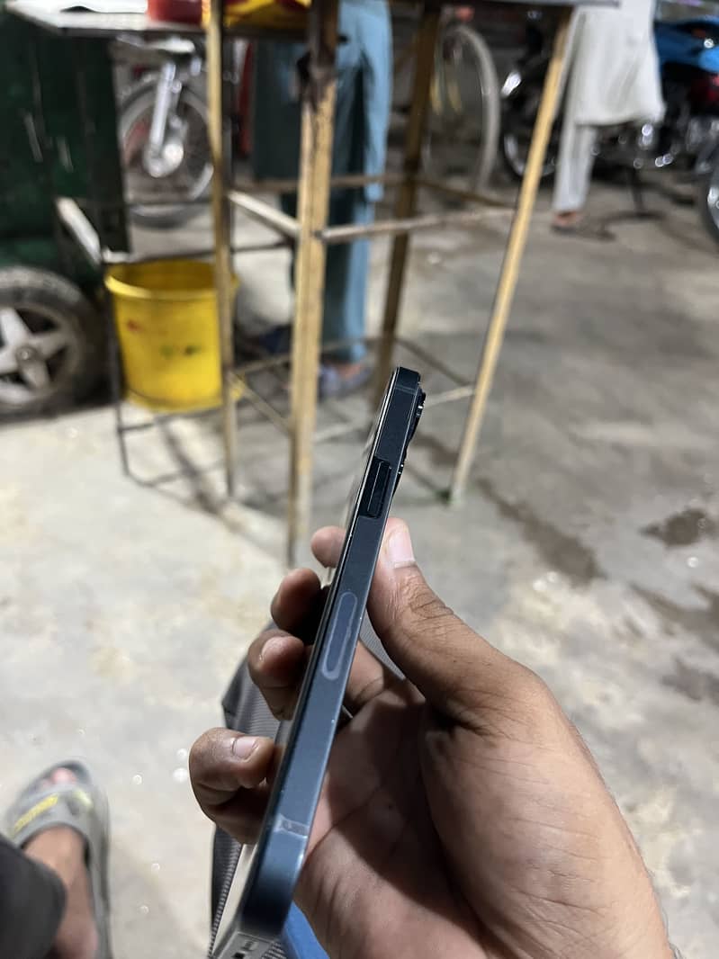 Apple iPhone 13 1