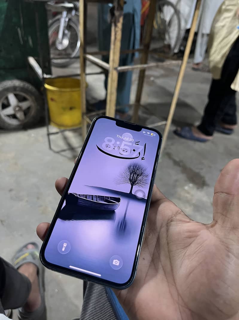 Apple iPhone 13 3