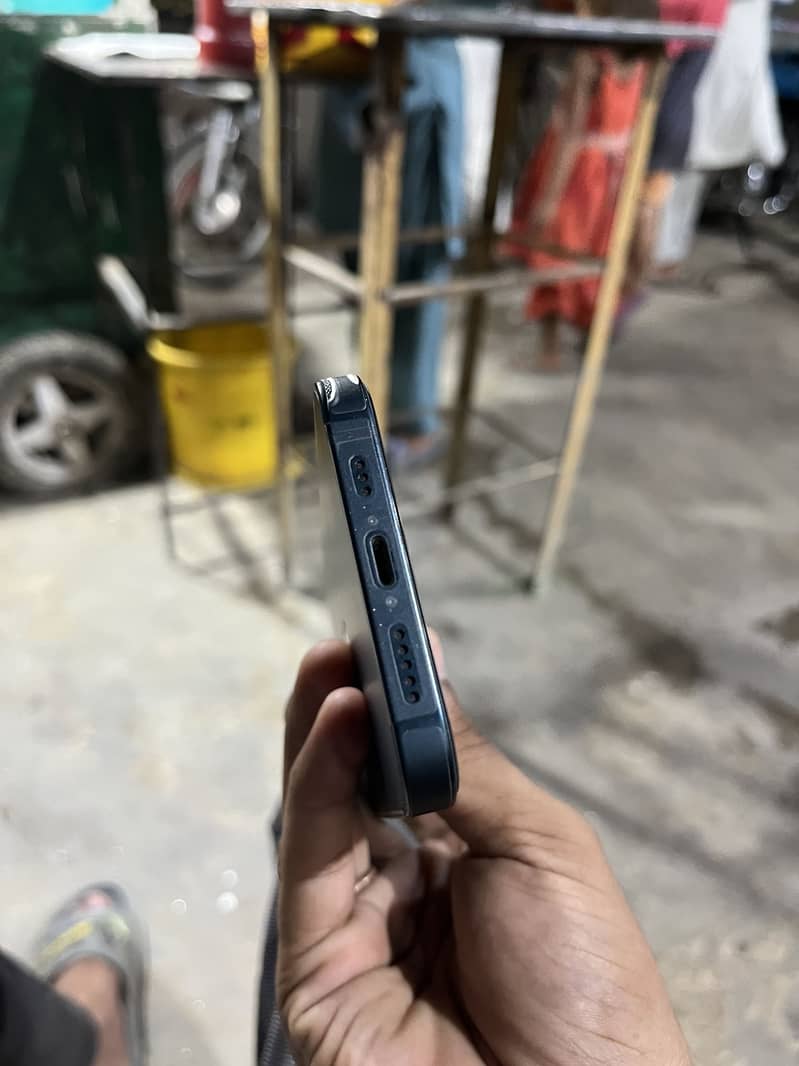 Apple iPhone 13 6