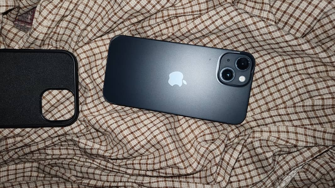 Apple iPhone 13 2