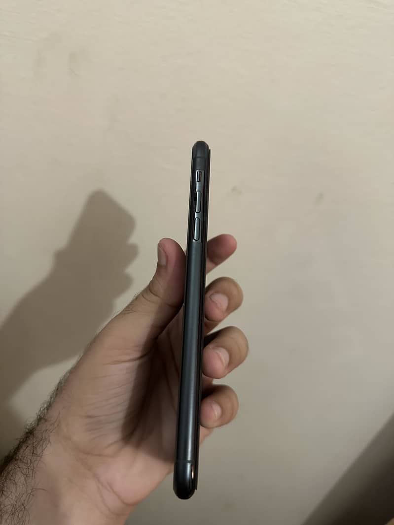 Iphone 11 pro max 4