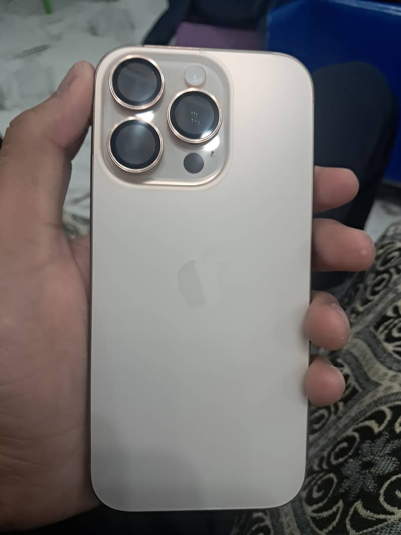 Apple iPhone 16 Pro 0