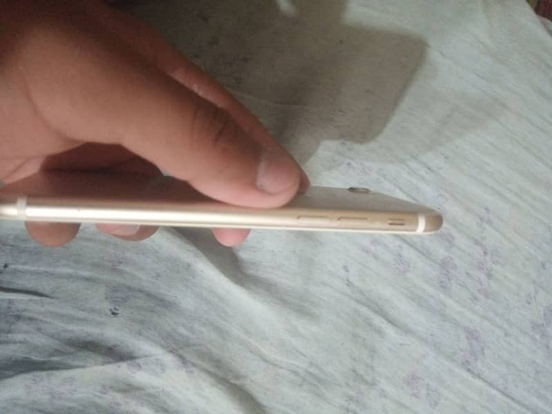 Apple iPhone 7 2