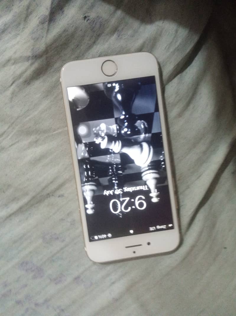 Apple iPhone 7 3