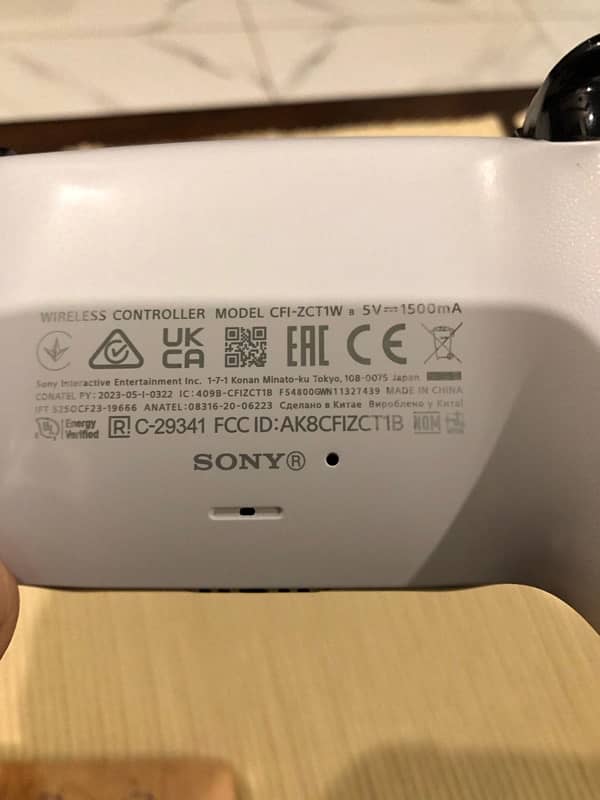 ps5 dualsense / controller 4